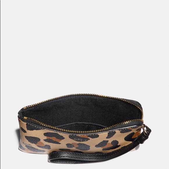 ❤️SOLD❤️Authentic Coach wristlet animal print - Picture 4 of 7